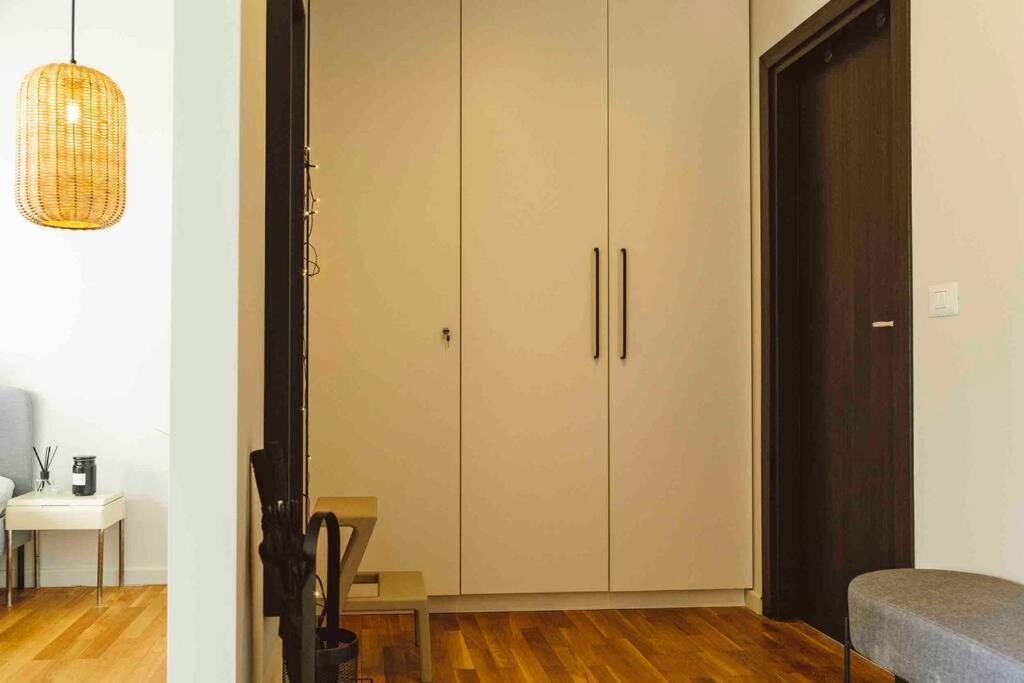 Vivando - Beautiful Studio B + Parking Bucarest Exterior foto